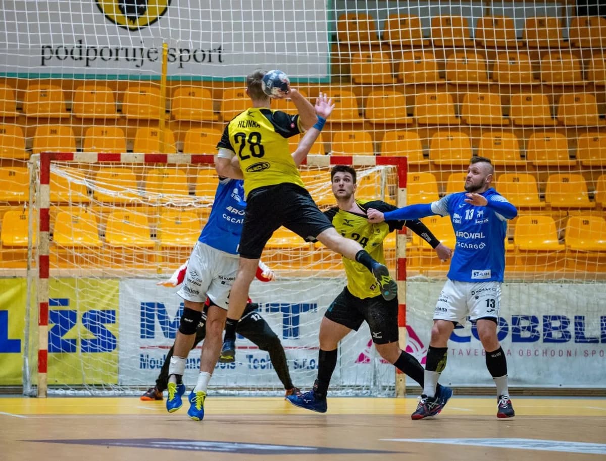 Zubří sa dočkalo, Hlinka mu pomohol 4 gólmi, Szarková najlepšia strelkyňa v pohárovom dueli