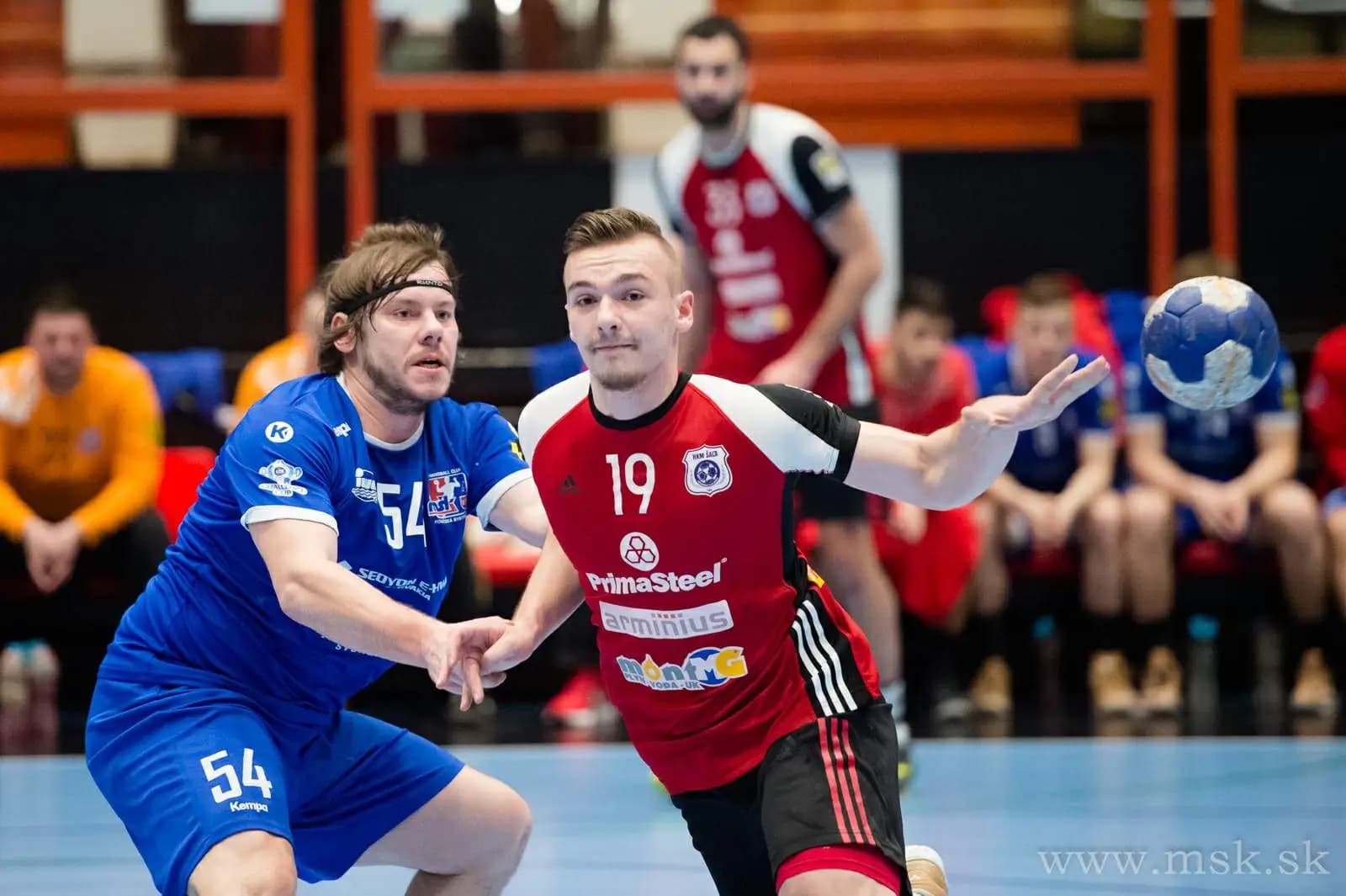 Považania začali nadstavbu hladkým triumfom nad Šaľanmi