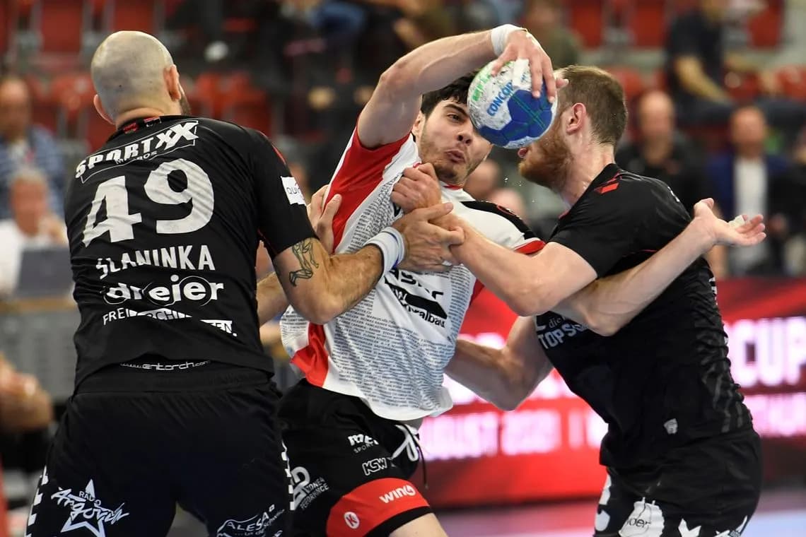Slaninka bez obhajoby Superpohára, M. Mikita sa uviedol 2 gólmi v DHB-Cupe