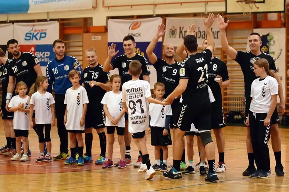 Slovnaft handball extraliga - Favoriti v stredu trikrát víťazne