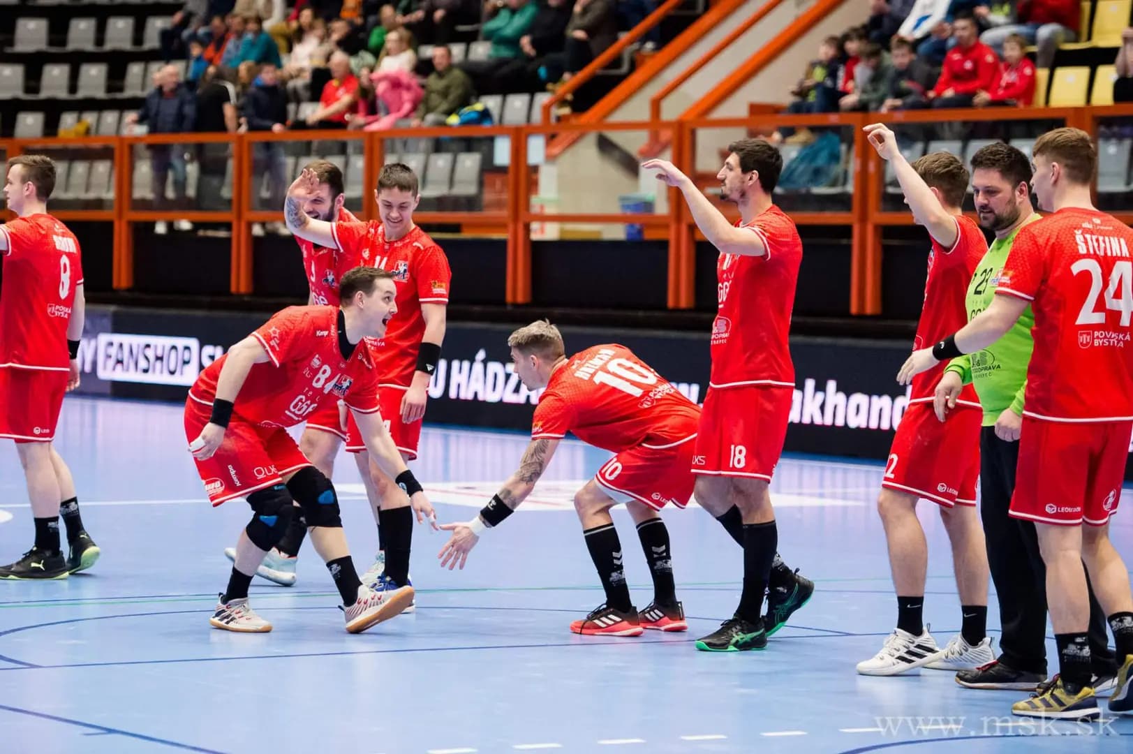 NHE: Považania prvými finalistami