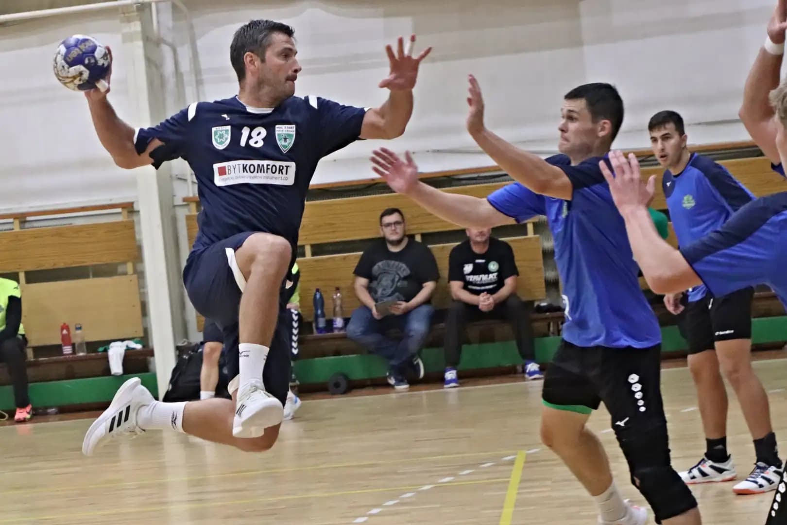 MHC Štart N. Zámky víťazne na turnaji v Nesvadoch, HKM Šaľa druhý na turnaji v ČR