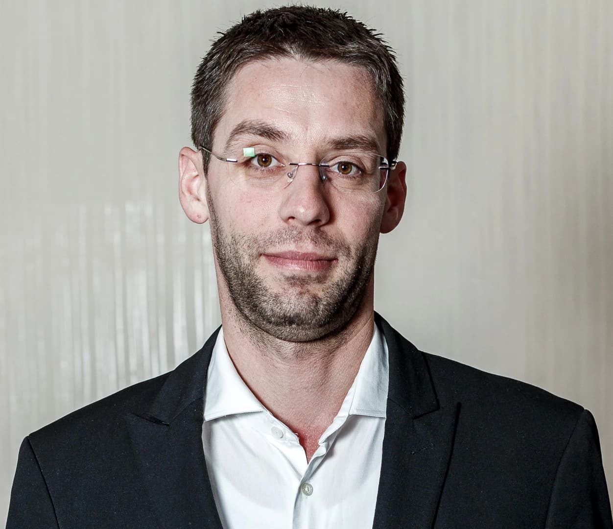 "Akcie reprezentačných družstiev zatiaľ zrušené do konca apríla" potvrdil generálny sekretár SZH Ivan Sabovik