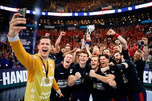 EL mužov: Flensburg-Handewitt predĺžil tradíciu nemeckých úspechov, Slováci rozhodovali duel o 3. miesto