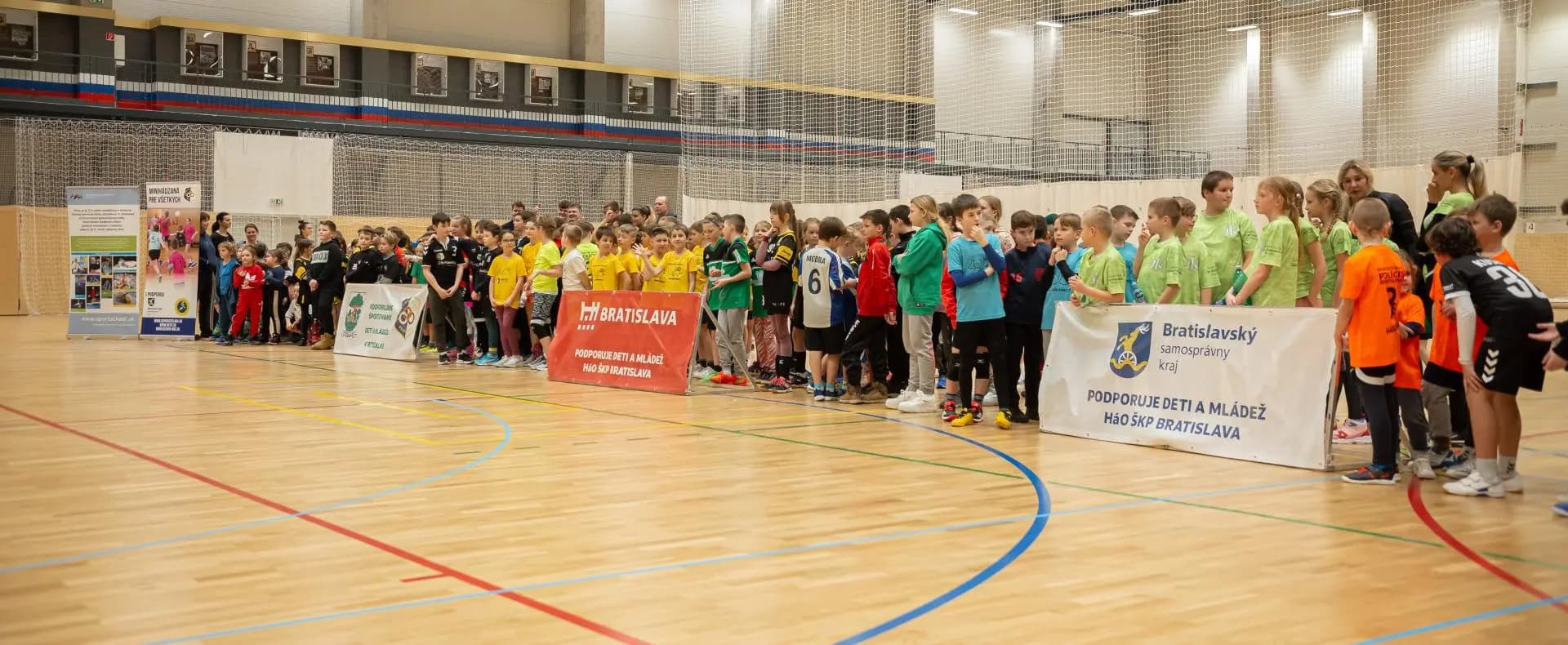 V Dome športu turnaj v minihádzanej za účasti 250 detí z 30 družstiev