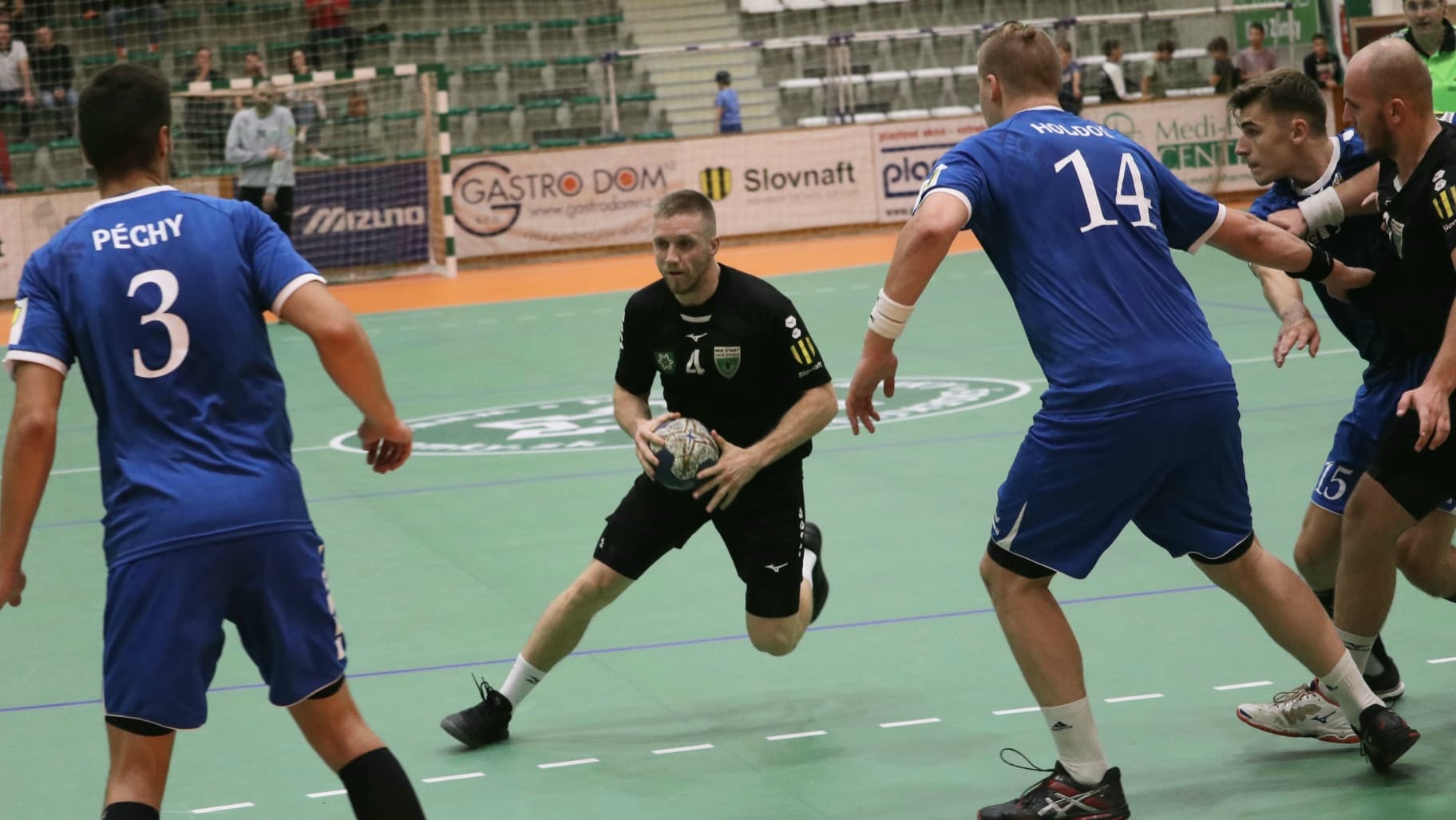 Sporta naďalej bez prehry, v tabuľke o skóre druhá za Crows