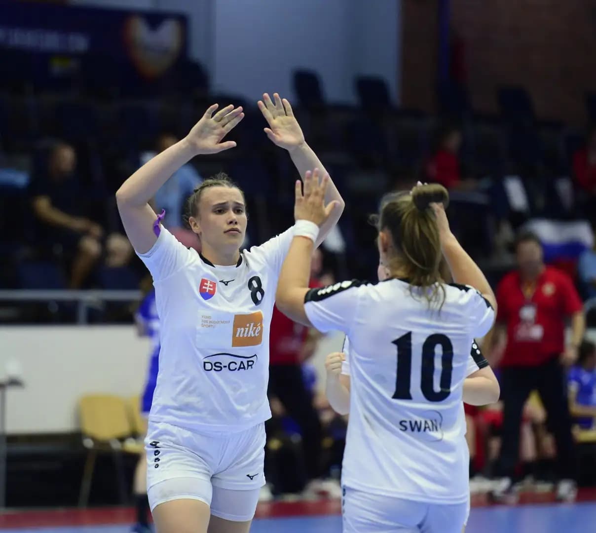 Juniorky Švédska víťazkami skupiny, Slovenky čakajú na ME "19" Švajčiarky a Slovinky