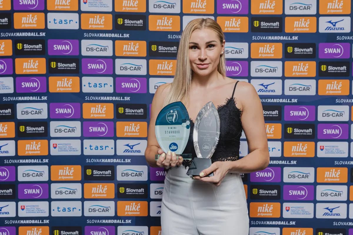 Tomáš Urban po 5 rokoch najlepší v SR, Szarková prvýkrát víťazkou ankety SZH