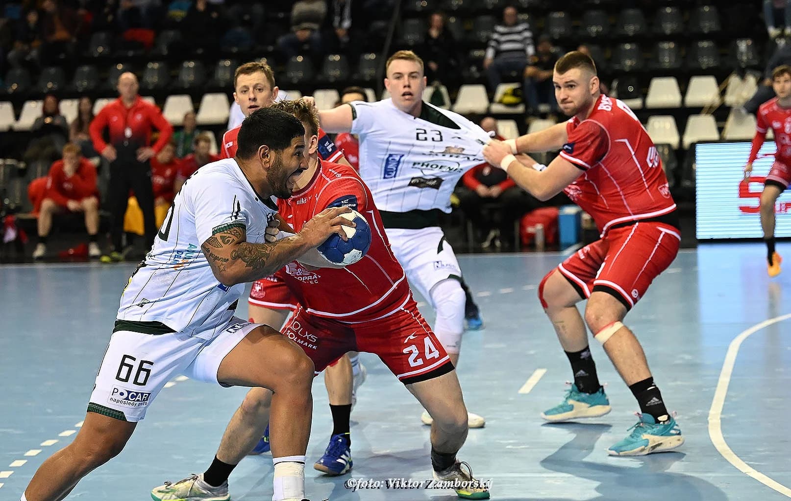 NHE: V TELEVÍZNOM ZÁPASE VÍŤAZSTVO PREŠOVA, SVOJU SILU UKÁZALI AJ BOJNICE A HLOHOVEC ZASE VÔĽU ZOSTAŤ V EXTRALIGE 