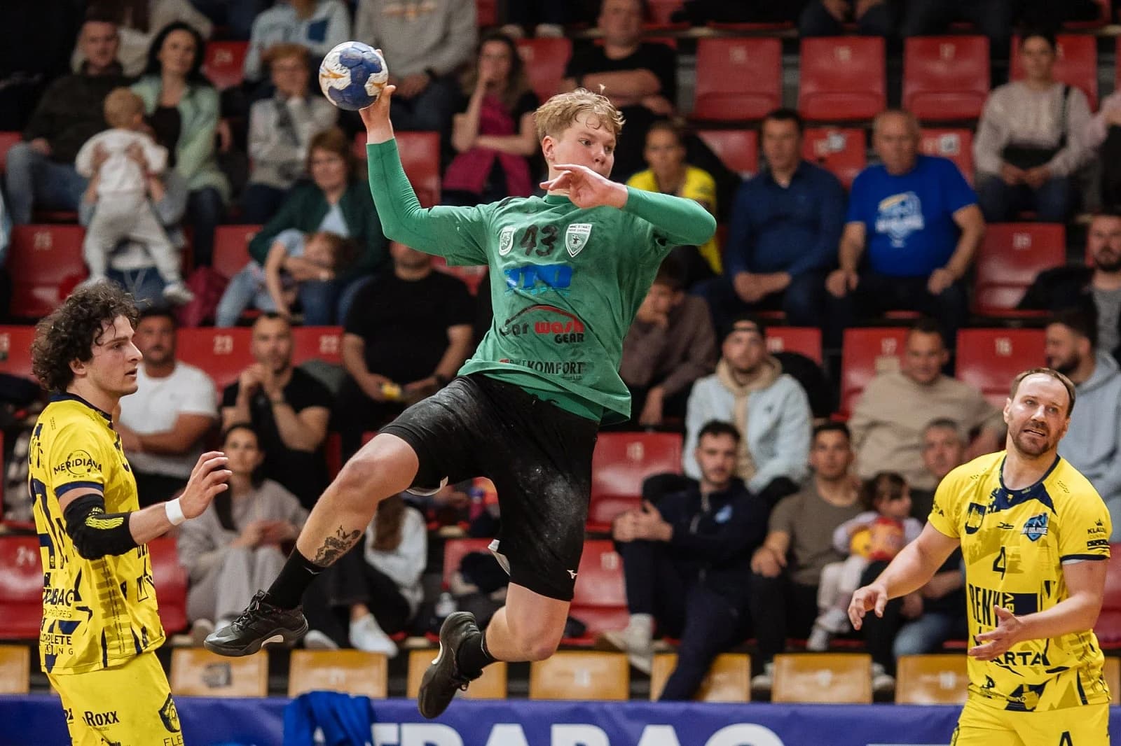NAJLEPŠÍ KANONIER OPÚŠŤA NIKÉ HANDBALL EXTRALIGU, SAMUEL VALENT SA V LETE SŤAHUJE DO KARVINEJ