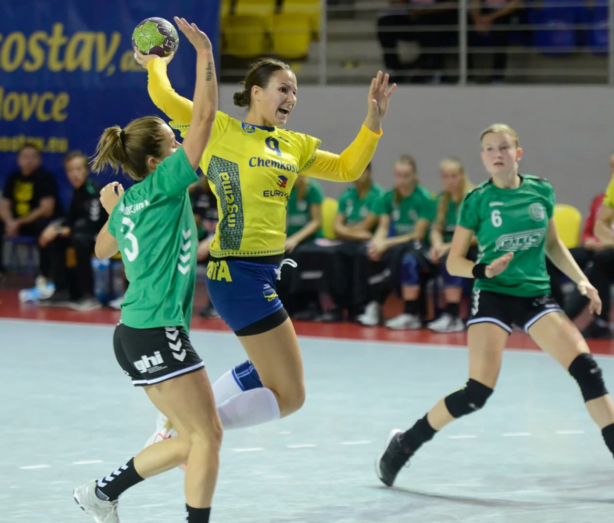 Iuventa po prvom zápase viac ako jednou nohou v 2. kole Pohára EHF žien