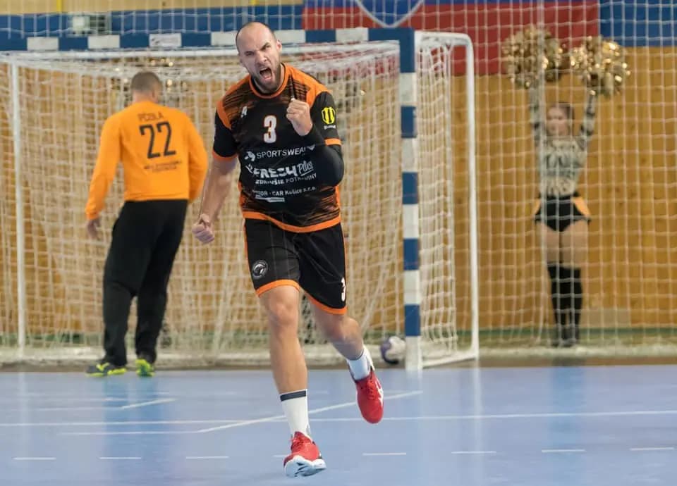 Crows do semifinále, N. Zámky a ŠKP ešte viac zauzlili boj o štvrtú miestenku do play-off
