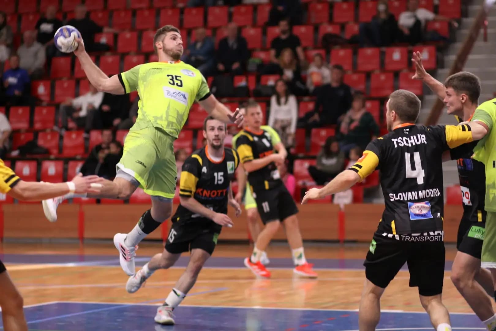 NHE: Prvá prehra N. Zámkov v bojoch o Ligový pohár, Bojnice šieste
