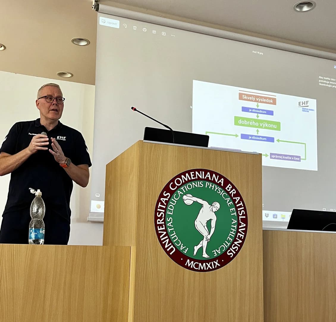 LEKTOR EHF AXEL STEFÁNSSON VYCHVÁLIL SLOVENSKO PO VŠETKÝCH STRÁNKACH