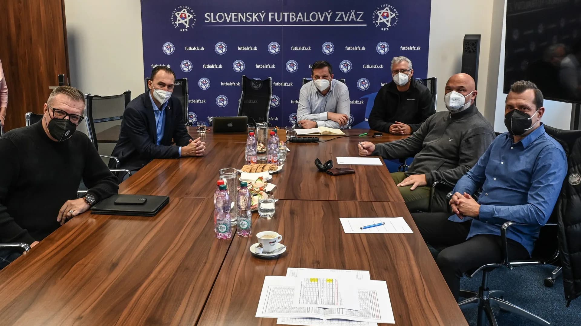 Spoločné vyhlásenie piatich najväčších národných športových zväzov združujúcich kolektívne športy k aktuálnej situácii a podmienkam športovania po skončení lockdownu