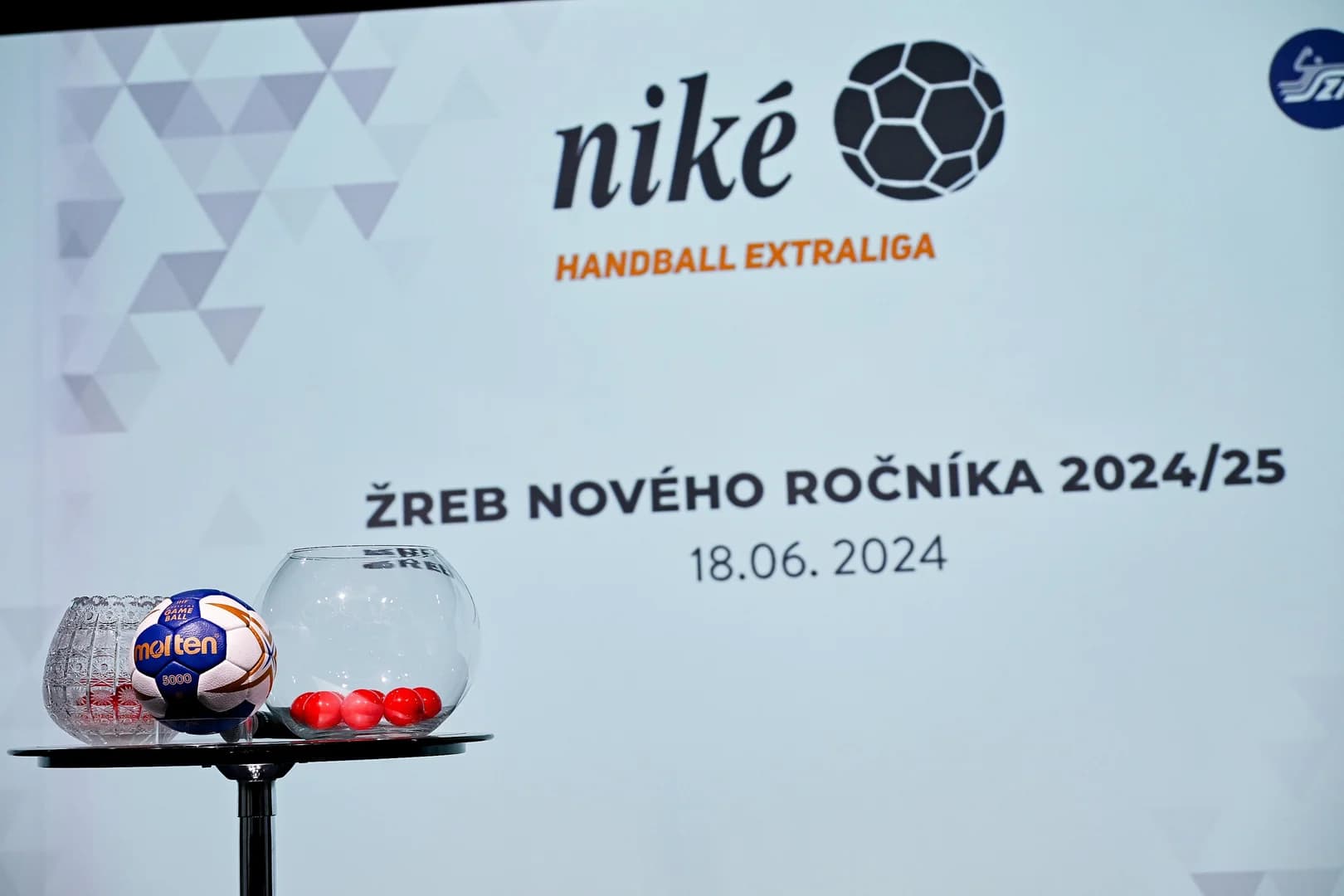NHE: Extraliga mužov v sezóne 2024/2025 s 10 účastníkmi, majster opäť začne v Modre