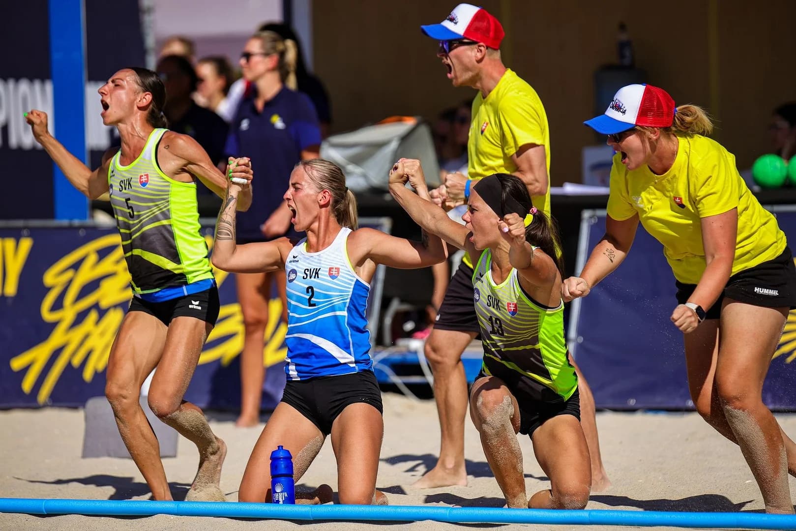PLÁŽOVÁ HÁDZANÁ: SLOVENKY NAPOKON ŠIESTE A S MIESTENKOU NA BUDÚCOROČNÝ EURÓPSKY ŠAMPIONÁT