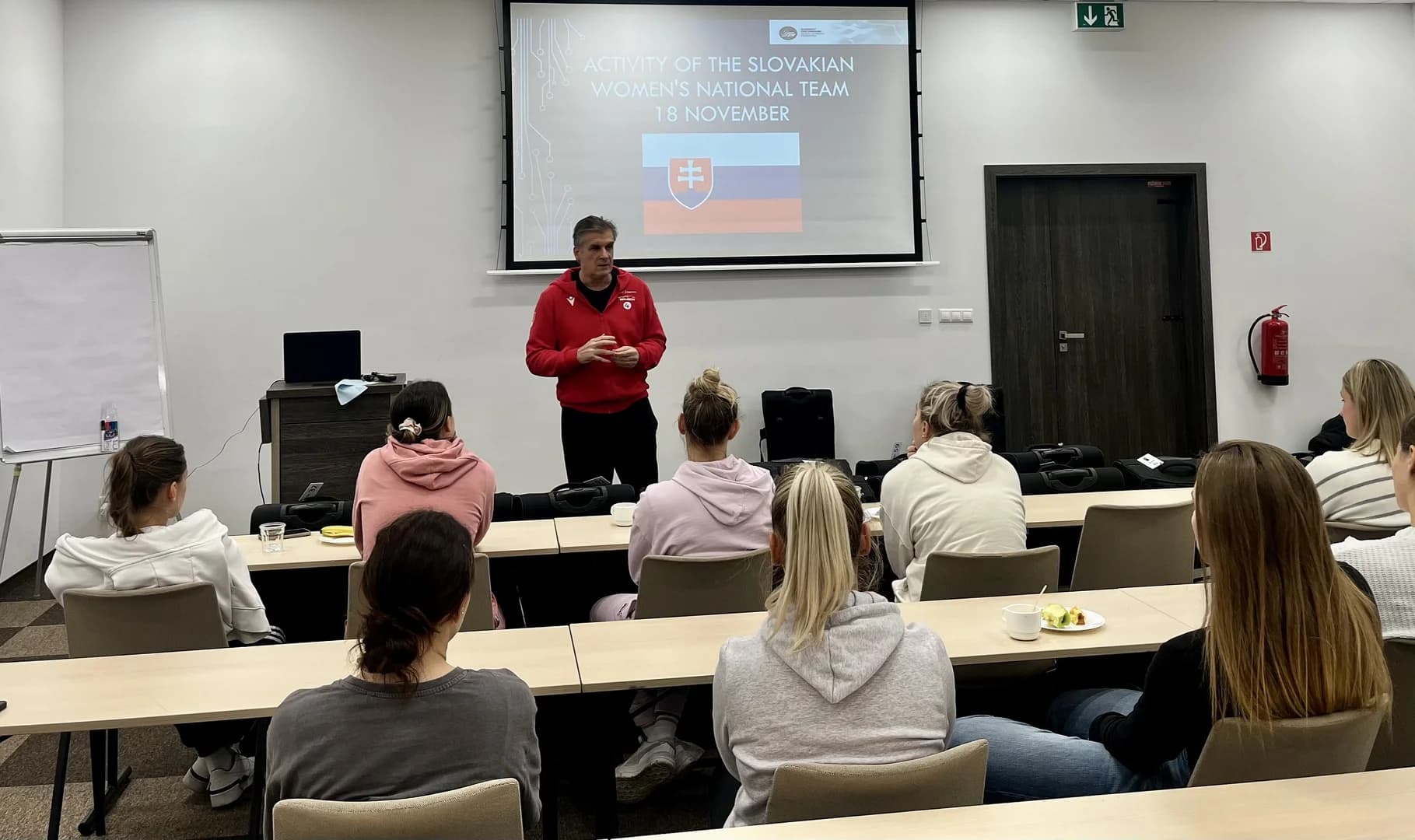 SLOVENKY UŽ V ŠAMORÍNE, OKREM TRÉNINGOV ICH ČAKAJÚ PRED EUROM EŠTE DVA PRÍPRAVNÉ ZÁPASY