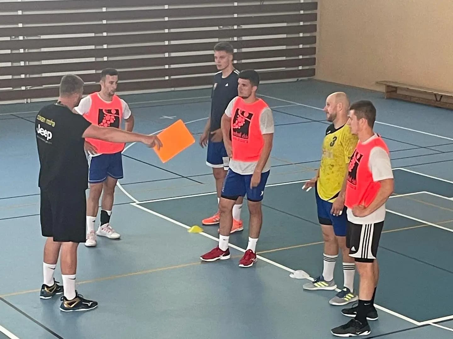 Modra sa chce vyhnúť spodným priečkam, vrátil sa odchovanec Michal Kosák