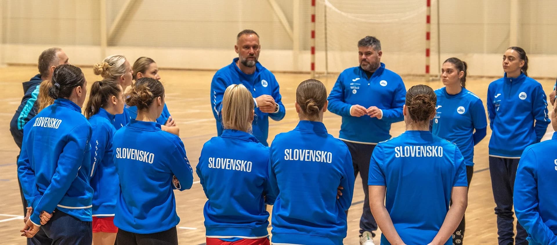 REPRE ŽENY: SLOVENSKY V PIATOK A SOBOTU PROTI ČÍŇANKÁM. KRISTÍNA PASTORKOVÁ JE V SKVELEJ FORME, IRYNU YABLONSKÚ TEŠÍ KONKURENCIA NA BRANKÁRSKOM POSTE A EMMA LUKÁČOVÁ JE VĎAČNÁ ZA REPREZENTAČNÚ POZVÁNKU
